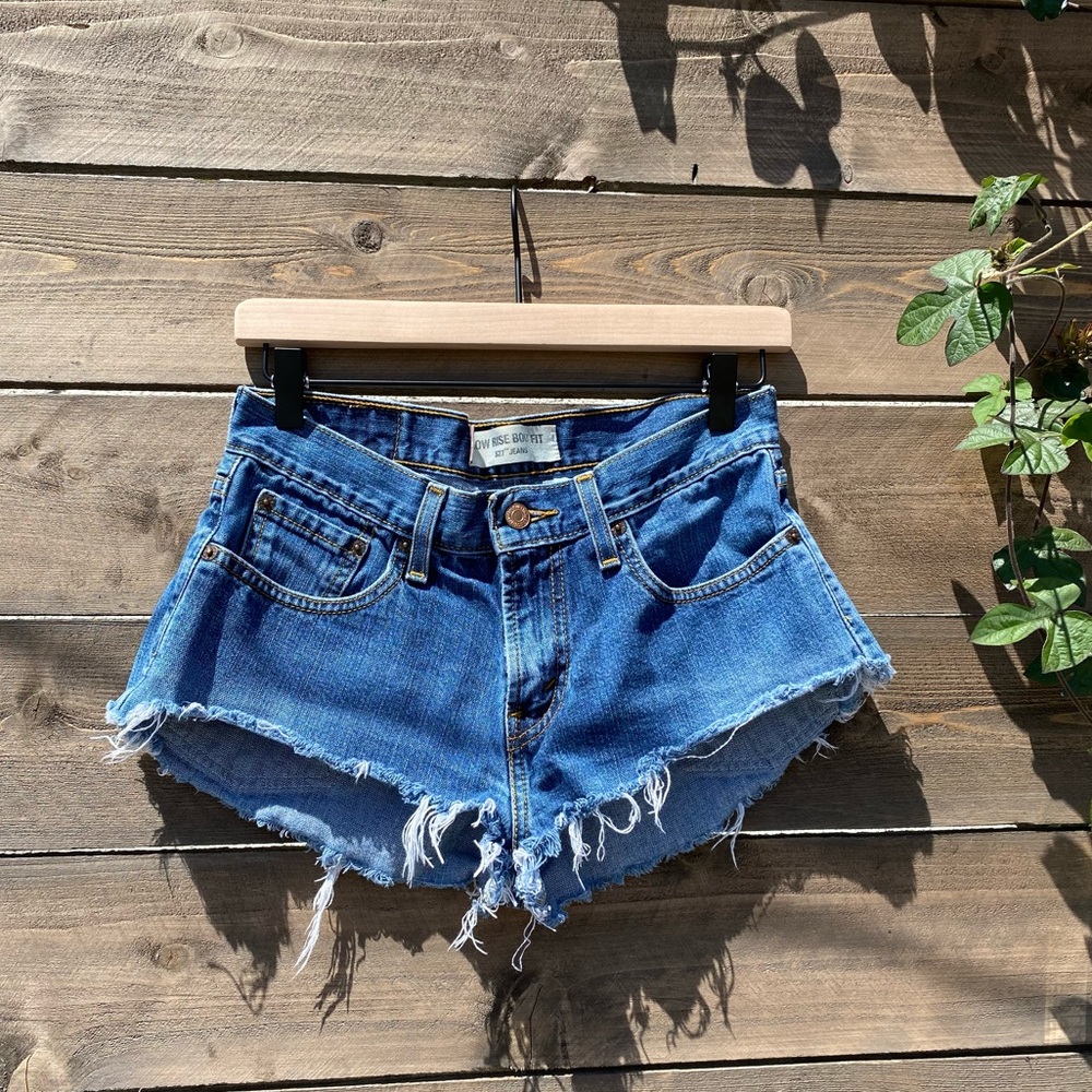 Levi’s Cutoff Blue Jean Shorts